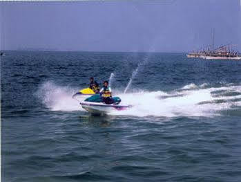 Pulau Ayer Resort And Cottages Jakarta Exterior foto